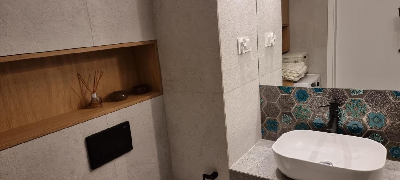 Apartament Z Klasa Appartamento Gliwice Esterno foto